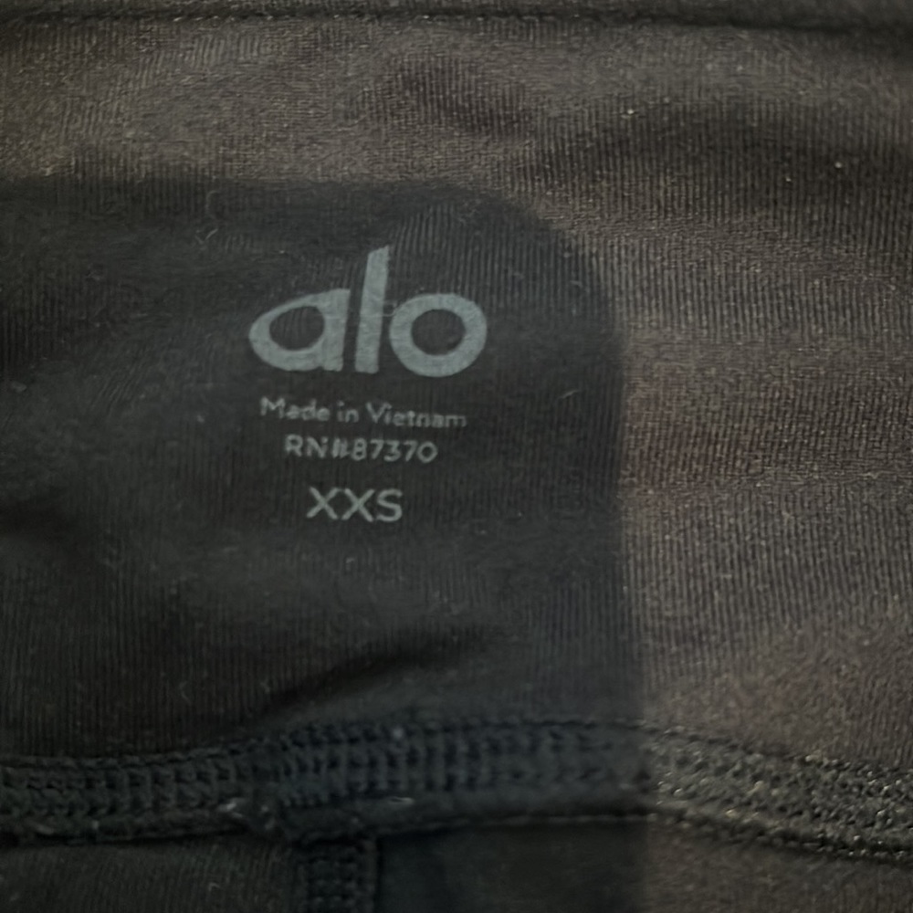 High-Waist Sheila Legging by Alo Yoga. Size XXS - Picture 4 of 8
